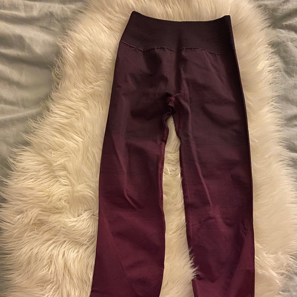 Lululemon ebb to train tight, 4, fit ~size 2, NWOT